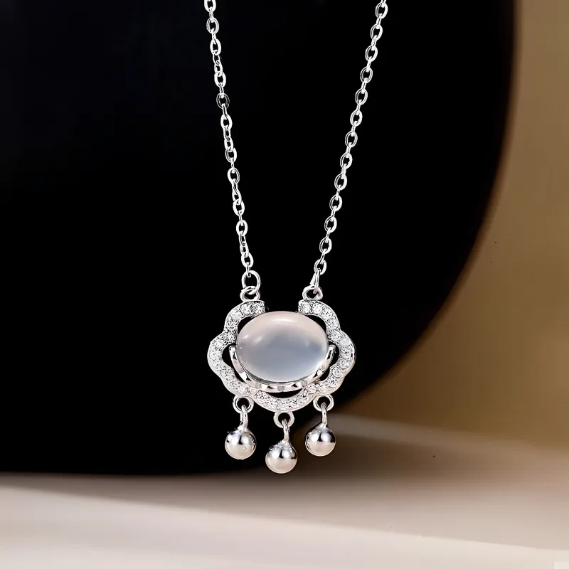 Old Fu Gold Chalcedony Jade Necklaces Unisex-1