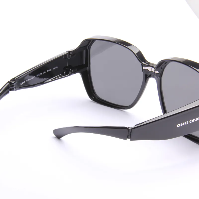 One One TR90 Irregular Shape Sunglasses Unisex-9