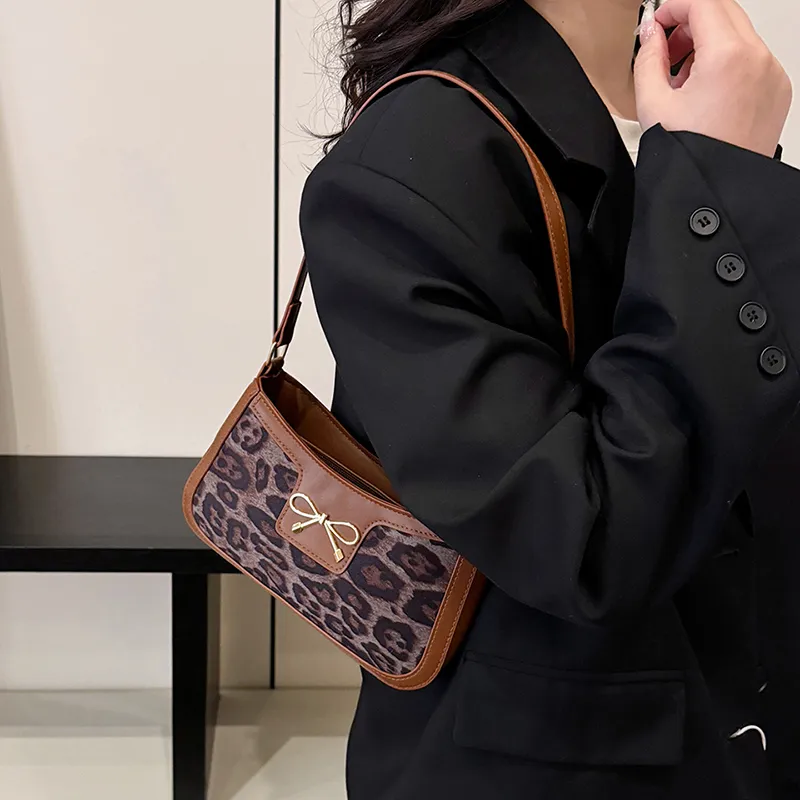 Yalu Pu Shoulder Bag Women's Leopard Print Black/Leopard Print Brown-3