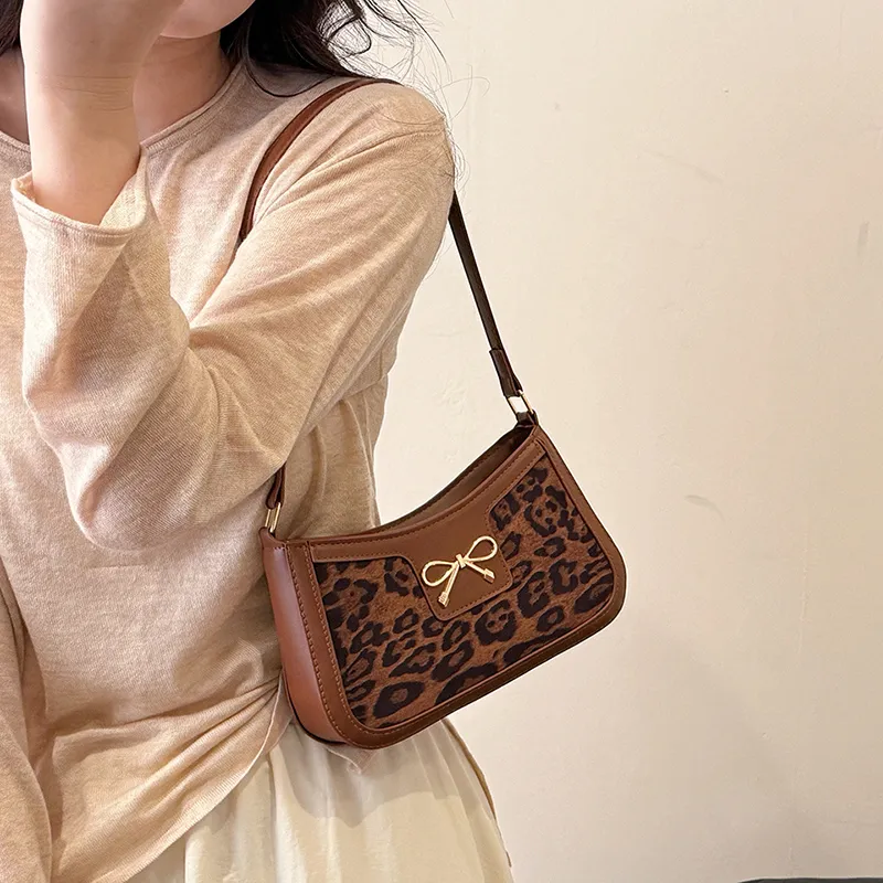 Yalu Pu Shoulder Bag Women's Leopard Print Black/Leopard Print Brown-7