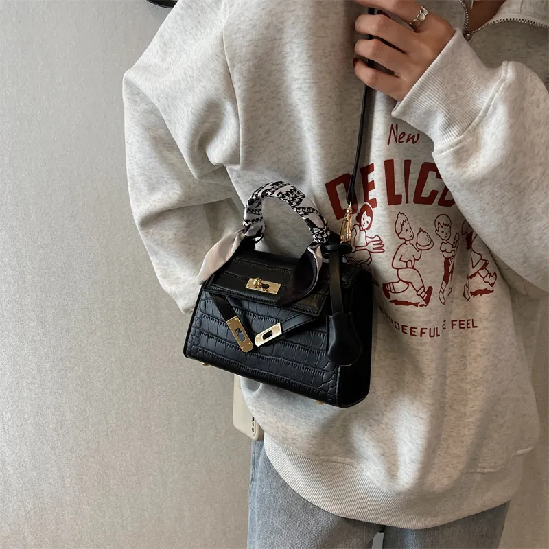Yalu PU Handbag, Crossbody Bag Unisex Ecru/Black/Pink-9