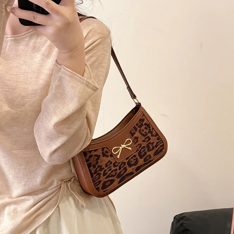 Yalu Pu Shoulder Bag Women's Leopard Print Black/Leopard Print Brown-6