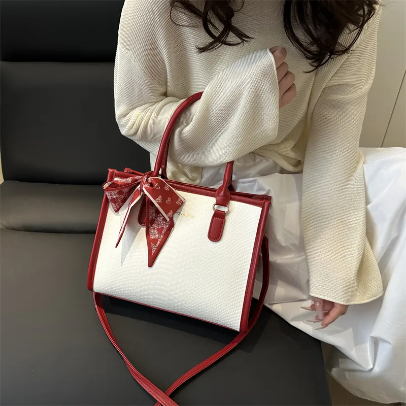 Yalu PU Handbag Unisex Black/Red/Coffee-8