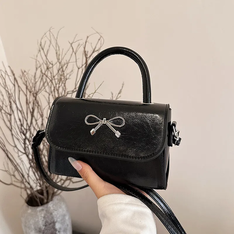 Yalu PU Crossbody Handbag Unisex Black/Red/Silver/Pink-4