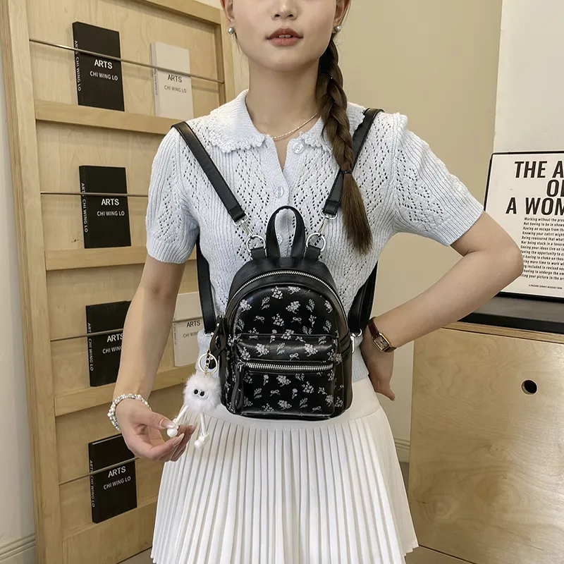 Yalu PU Backpack Unisex White/Silver/Black-16