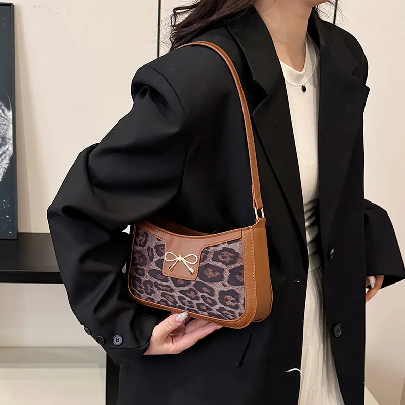 Yalu Pu Shoulder Bag Women's Leopard Print Black/Leopard Print Brown-4
