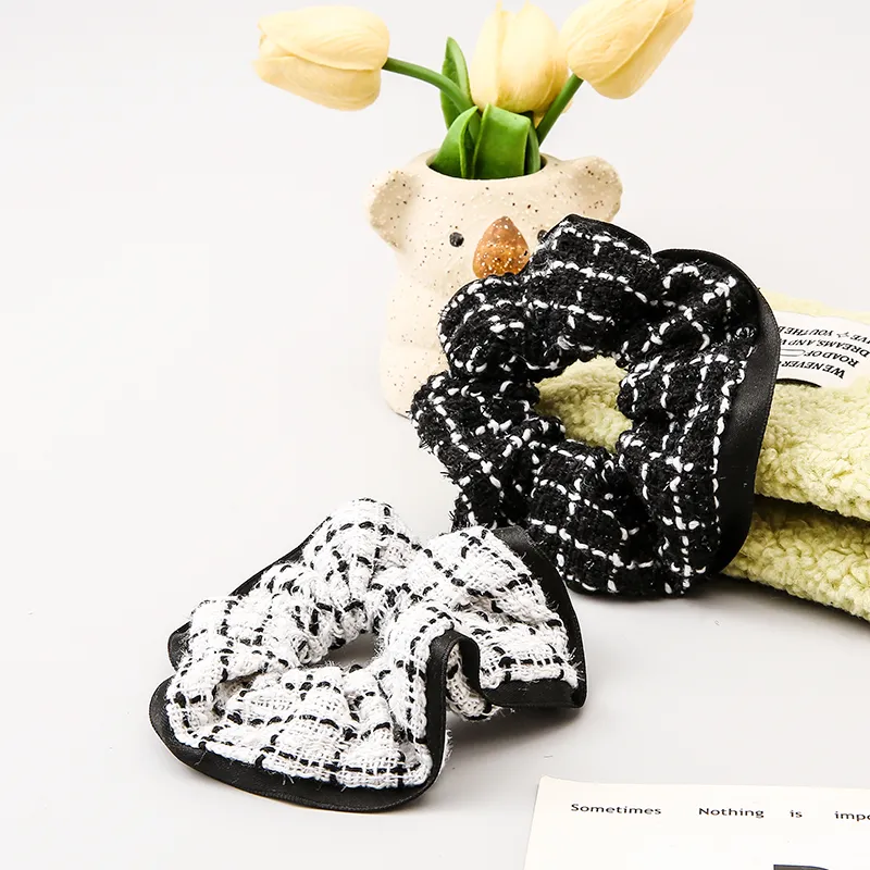 WIR ORNAMENTS Fabric Hair Tie Women's-8