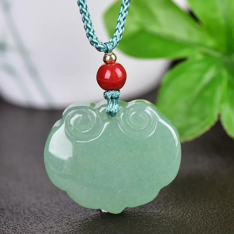 HUWEI Aventurine Jade Necklaces Unisex-2