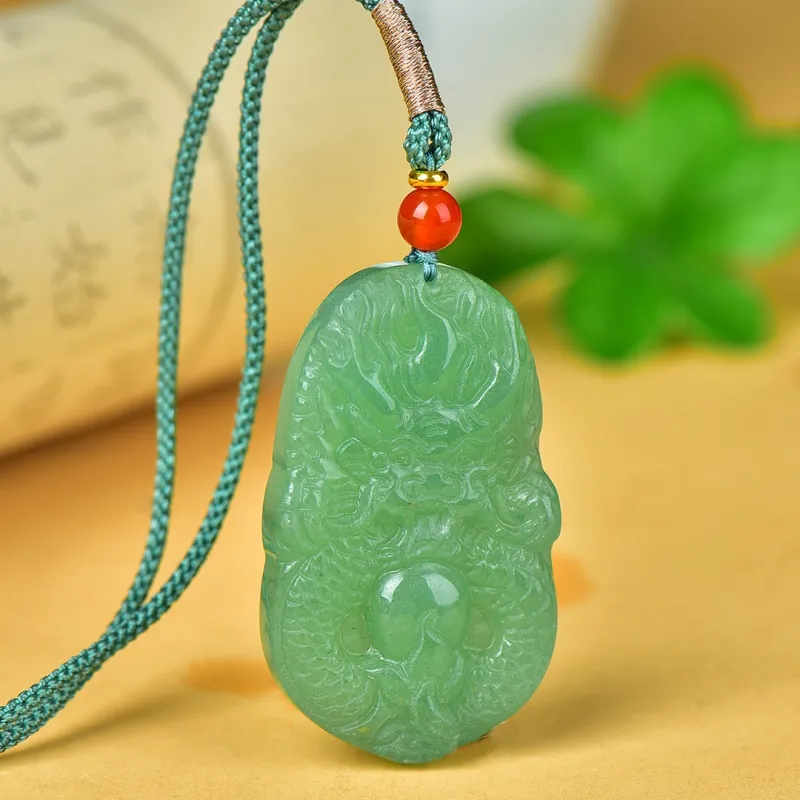 HUWEI Aventurine Jade Necklaces Unisex-3