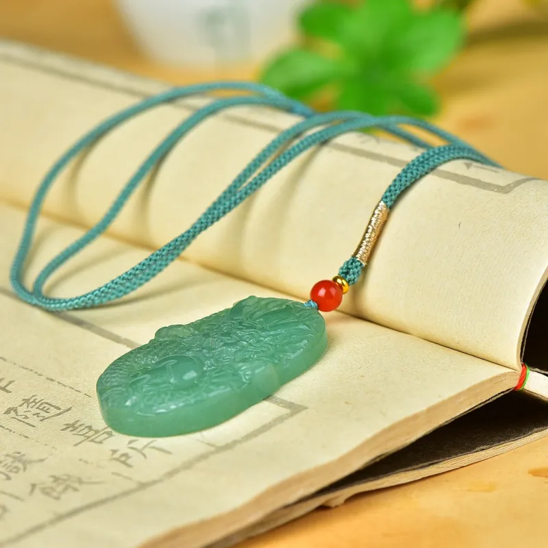 HUWEI Aventurine Jade Necklaces Unisex-5