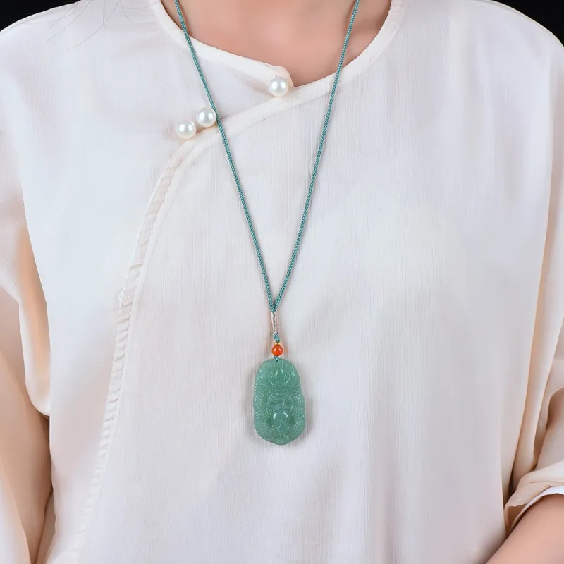 HUWEI Aventurine Jade Necklaces Unisex-1