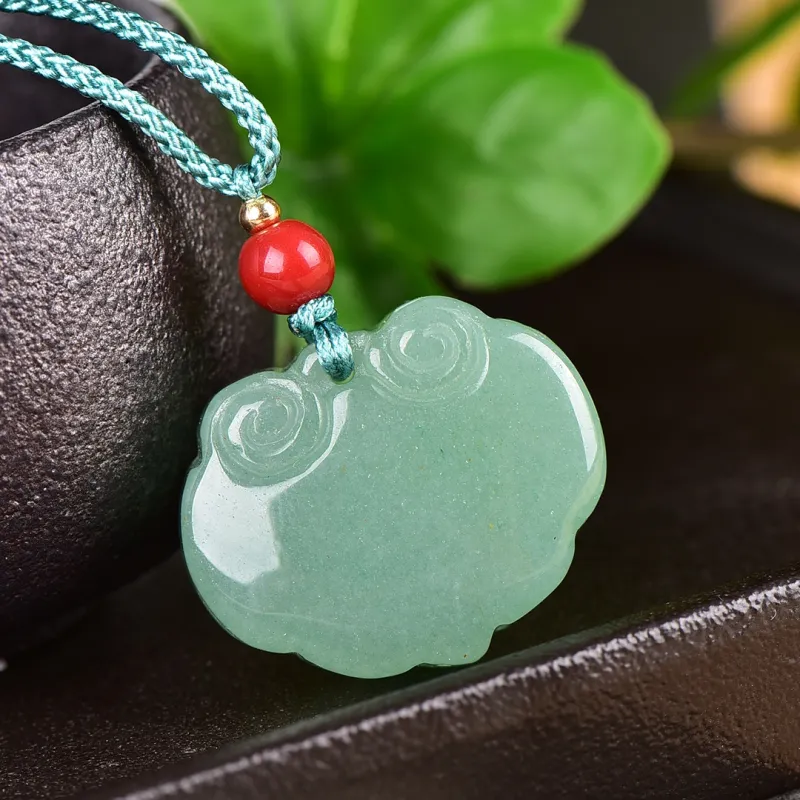 HUWEI Aventurine Jade Necklaces Unisex-3