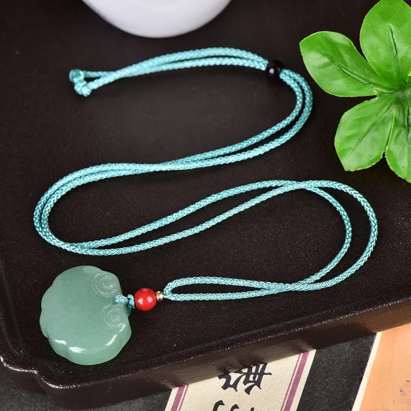 HUWEI Aventurine Jade Necklaces Unisex-4