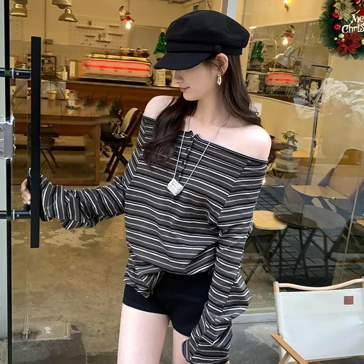 DOKZB Flared Sleeve T Shirt Women's-4