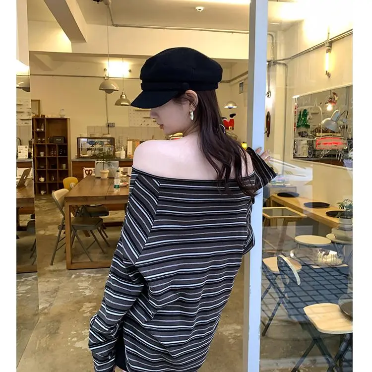 DOKZB Flared Sleeve T Shirt Women's-3