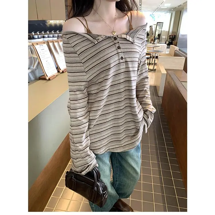 DOKZB Flared Sleeve T Shirt Women's-10