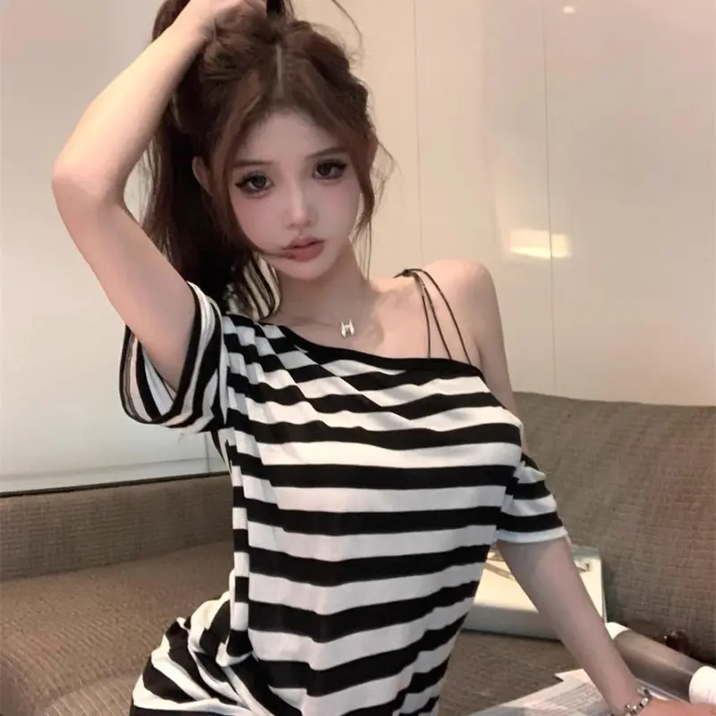 DOKZB T Shirts Women's Black White Stripes-4