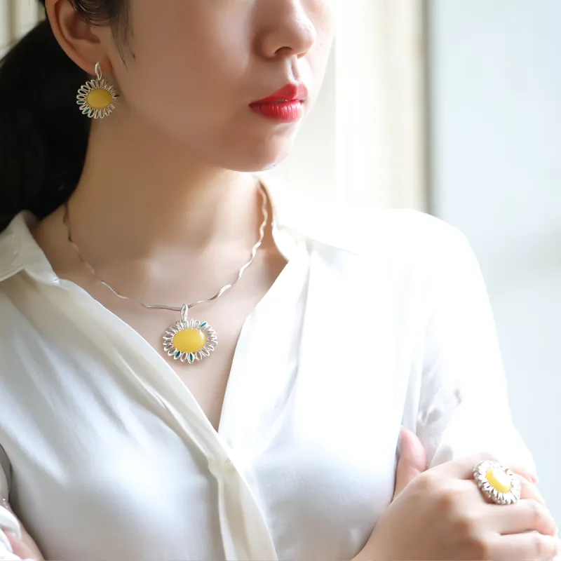 S&A Amber Beeswax Rings Women's-4