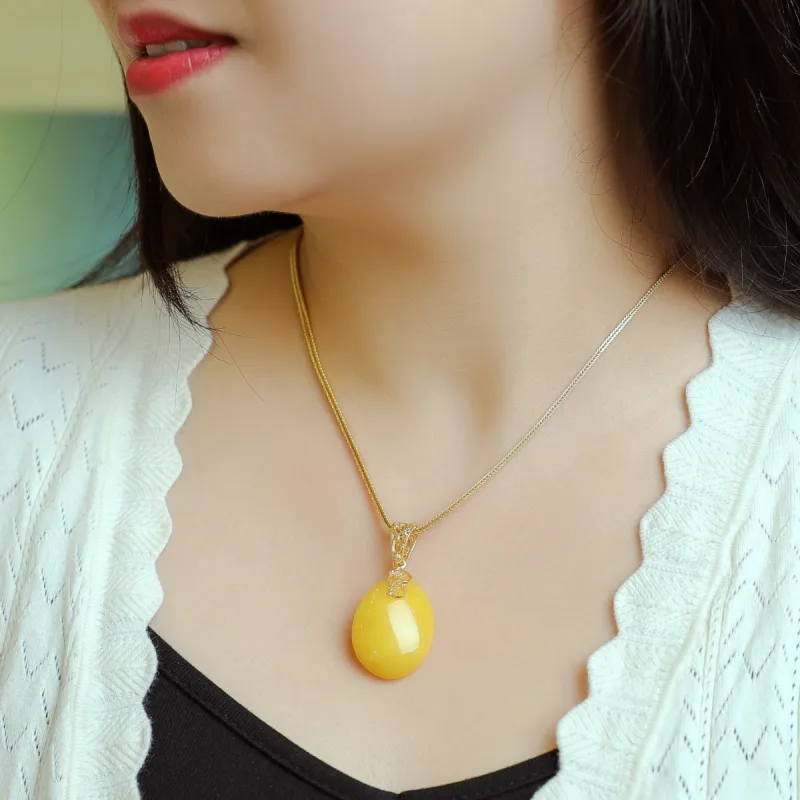 S&A Inlaid Amber Beeswax Necklaces Women's-4