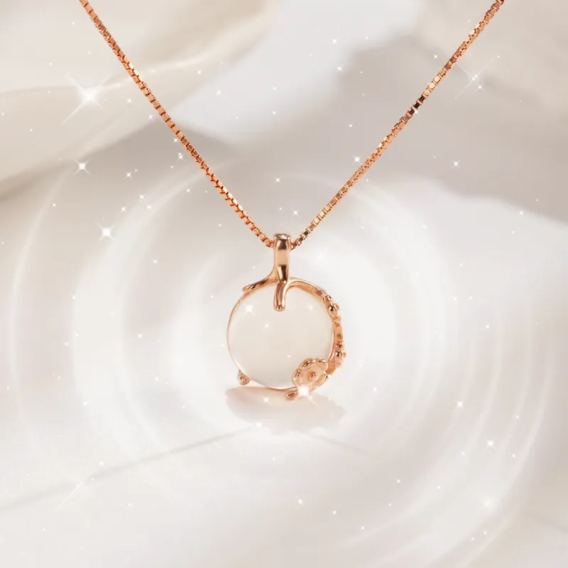 CHINA GOLD Chalcedony Necklaces Women's-1