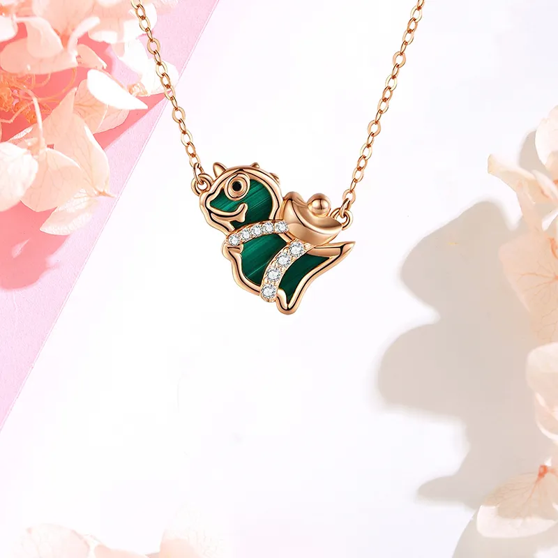CHINA GOLD Malachite Necklaces Women's-1