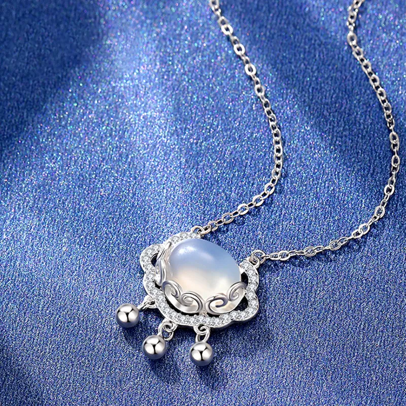 CHINA GOLD Chalcedony Necklaces Women's-1