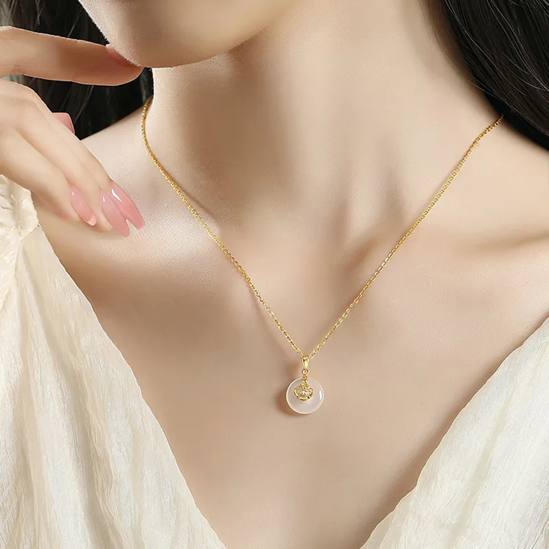 CHINA GOLD Chalcedony Jade Necklaces Women's-2