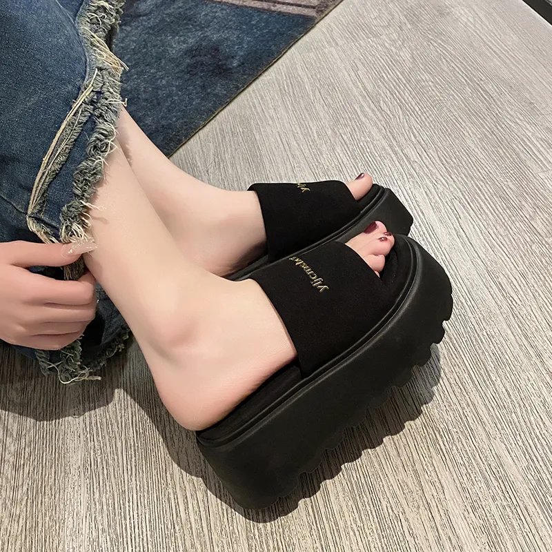 Yamada Hyakuju Slippers Ecru, Black-8