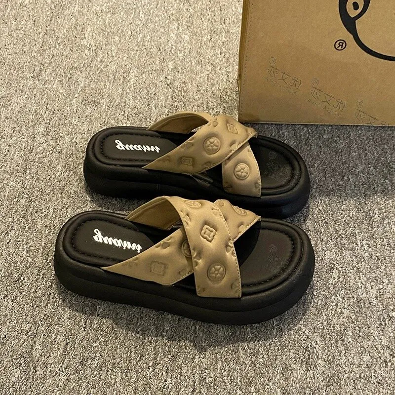 Yamada Hyakuju Slippers Ecru Champagne Black-9