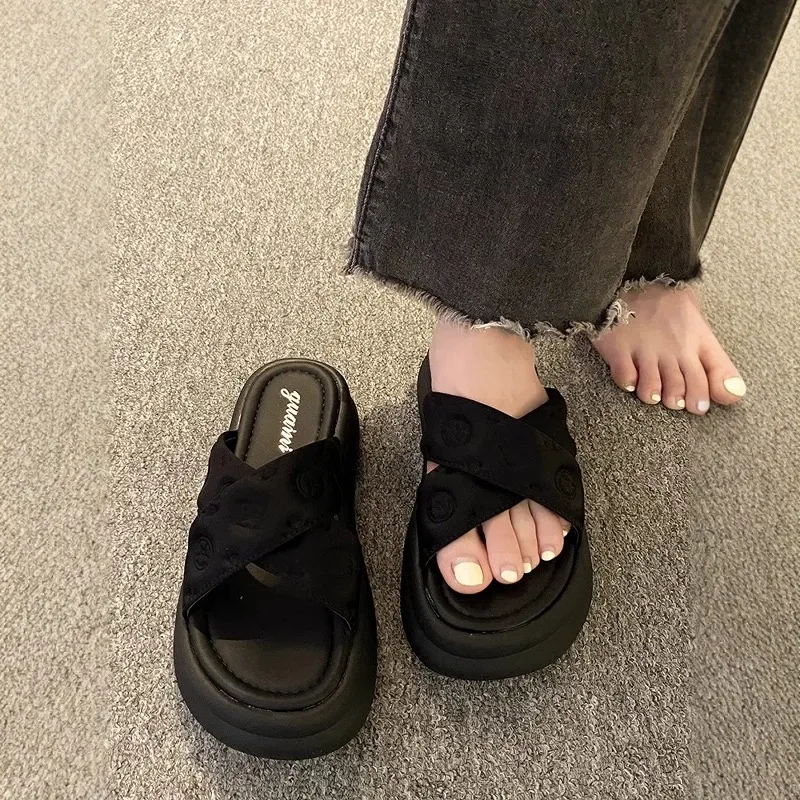 Yamada Hyakuju Slippers Ecru Champagne Black-13