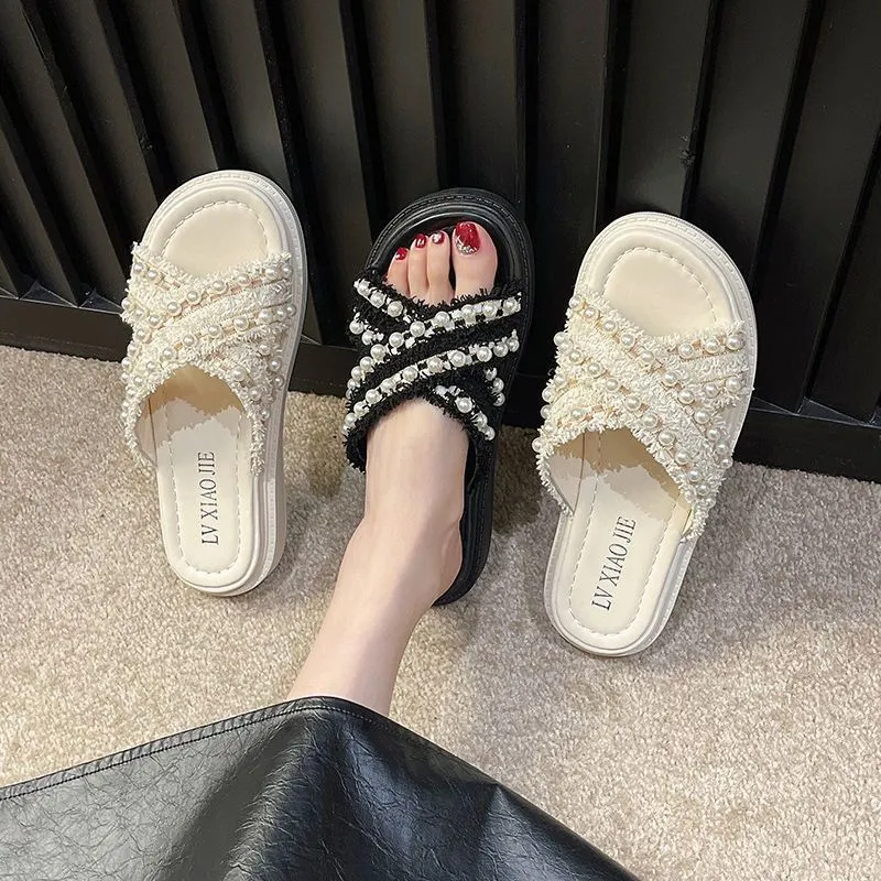 Yamada Hyakuju Slippers Black Ecru-1