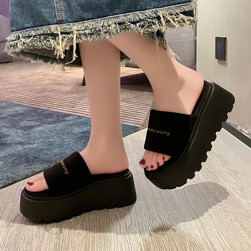 Yamada Hyakuju Slippers Ecru, Black-6