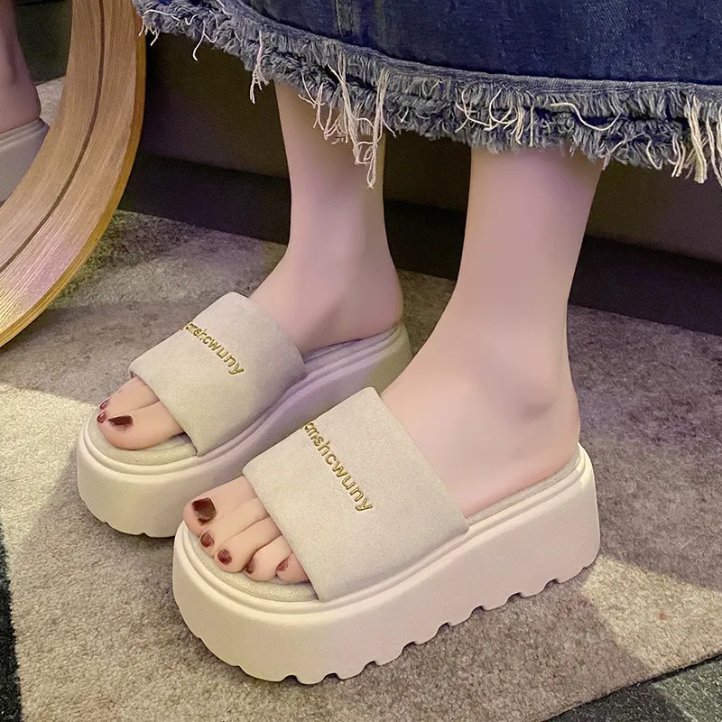 Yamada Hyakuju Slippers Ecru, Black-2