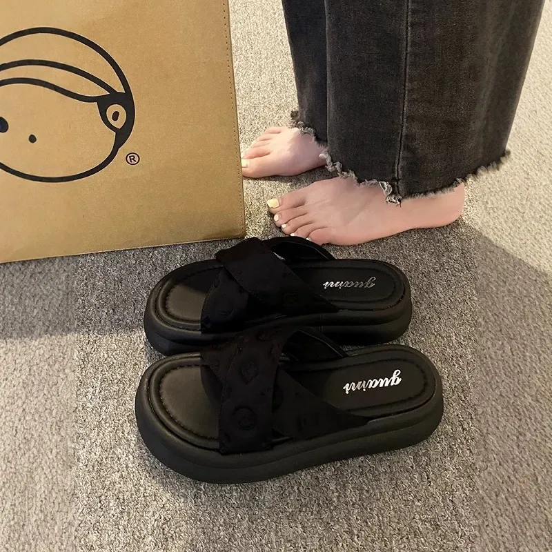 Yamada Hyakuju Slippers Ecru Champagne Black-11
