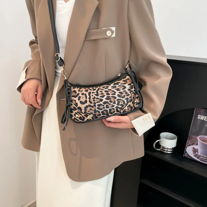 ROUNDOT PU Shoulder Bag Crossbody Bag Regular Women's White/Black/Red/Brown-11
