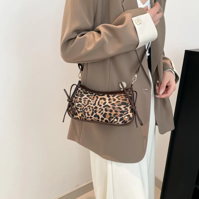 ROUNDOT PU Shoulder Bag Crossbody Bag Regular Women's White/Black/Red/Brown-22