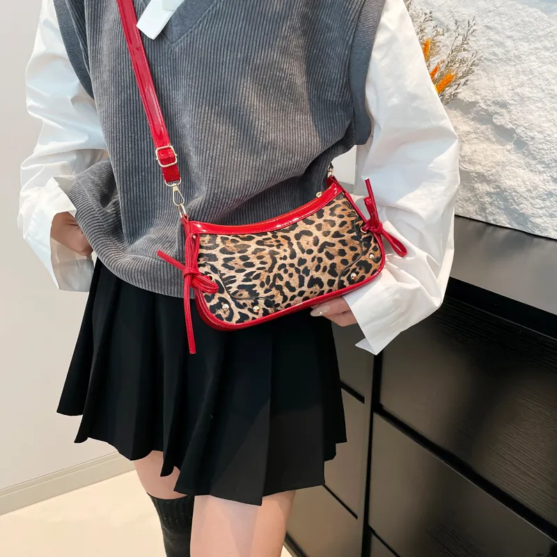ROUNDOT PU Shoulder Bag Crossbody Bag Regular Women's White/Black/Red/Brown-16