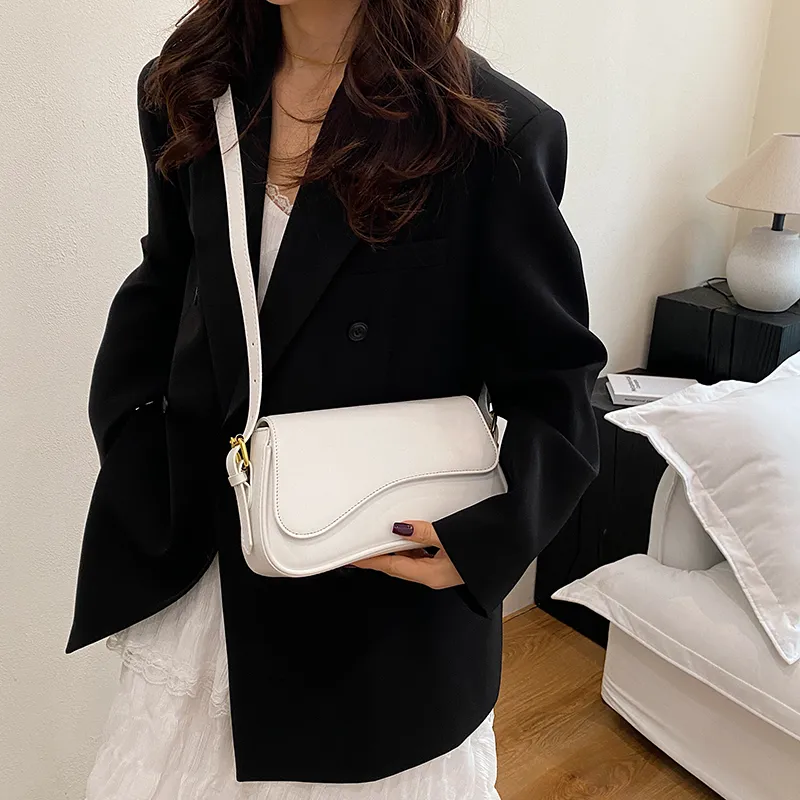 ROUNDOT PU Shoulder Bag Regular Women's White/Black/Pink/Black/Coffee/Blue-3