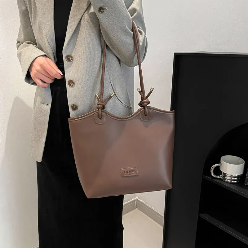ROUNDOT PU Tote Bag Shoulder Bag Regular Women's White/Black/Khaki/Brown-24