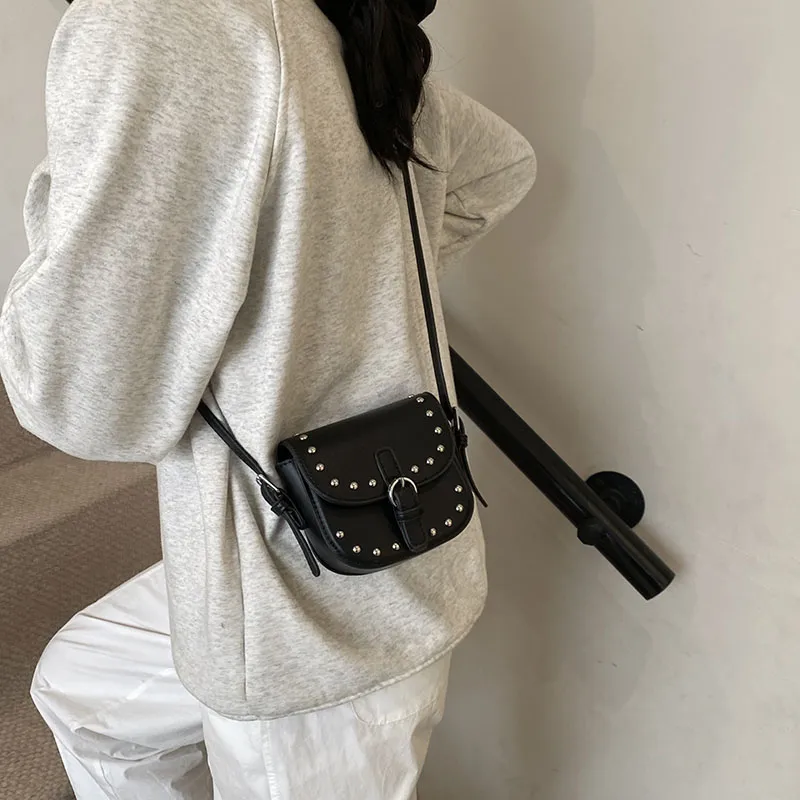 ROUNDOT PU Shoulder Bag Crossbody Bag Regular Women's Ecru/Silver/Black/Pink/Sky Blue/Brown-10