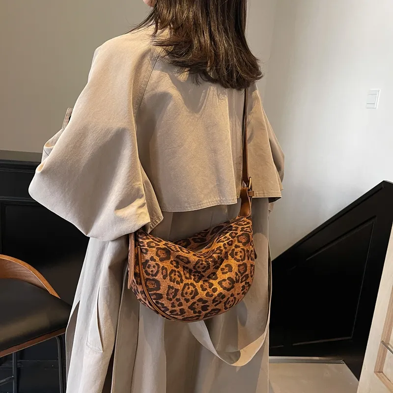 ROUNDOT Suede Crossbody Bag Regular Women's Coffee/Brown-12