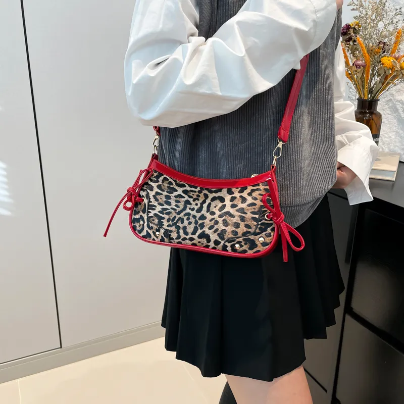 ROUNDOT PU Shoulder Bag Crossbody Bag Regular Women's White/Black/Red/Brown-19