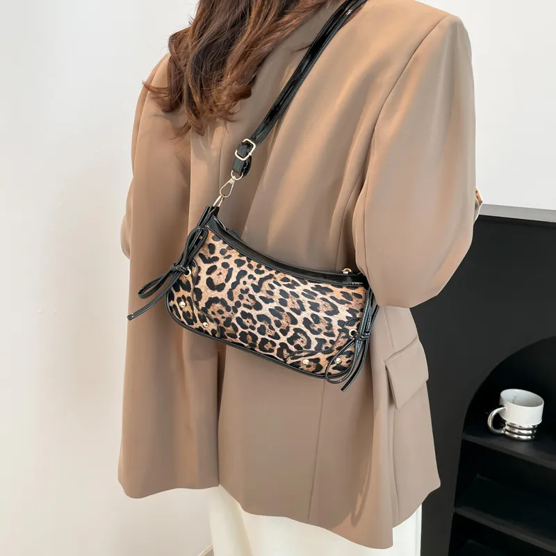 ROUNDOT PU Shoulder Bag Crossbody Bag Regular Women's White/Black/Red/Brown-13