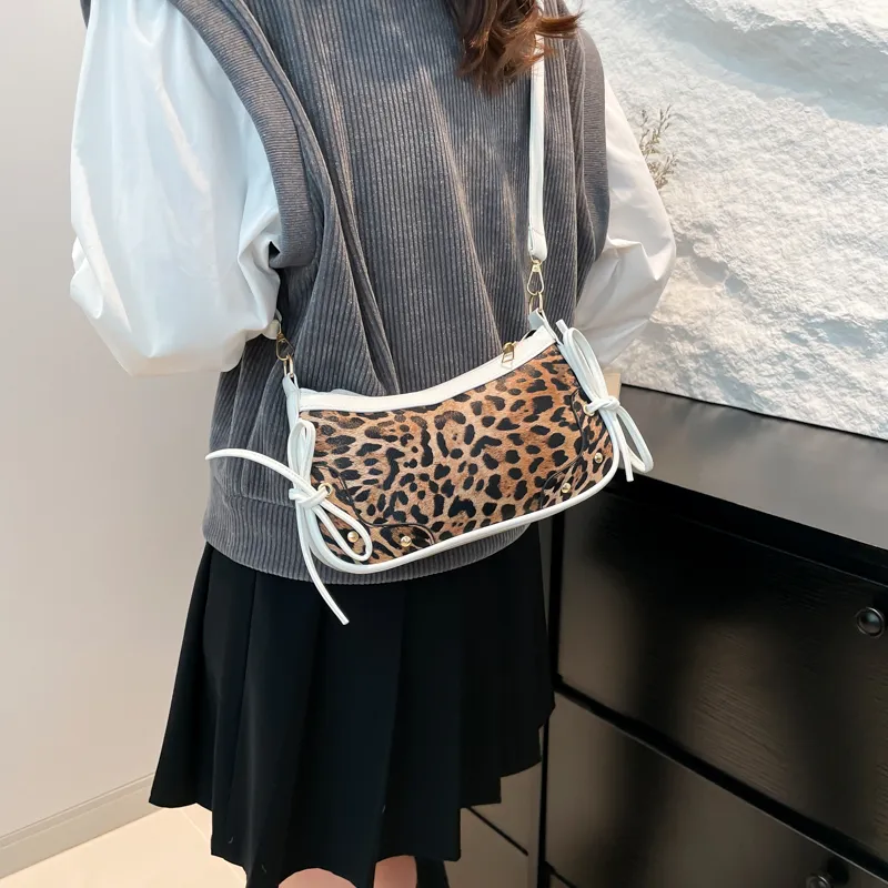 ROUNDOT PU Shoulder Bag Crossbody Bag Regular Women's White/Black/Red/Brown-3