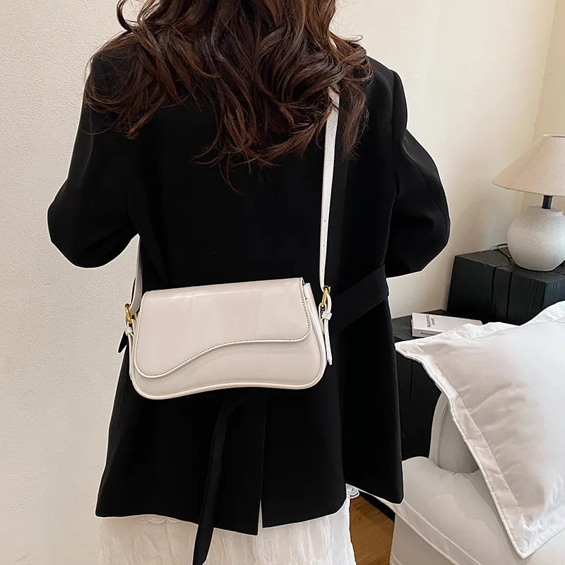 ROUNDOT PU Shoulder Bag Regular Women's White/Black/Pink/Black/Coffee/Blue-4