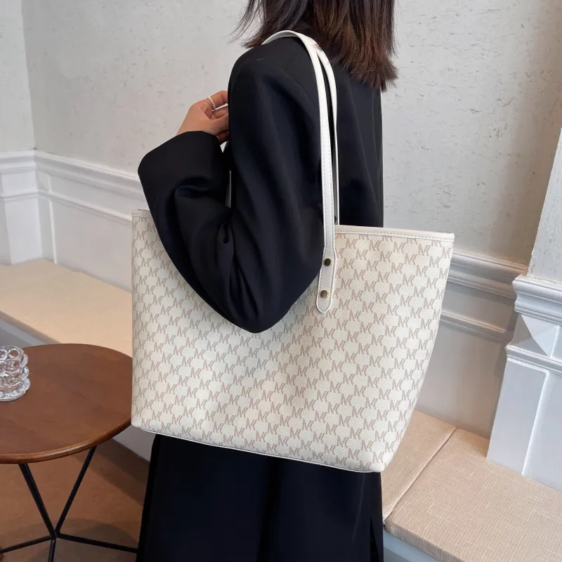 ROUNDOT PU Shoulder Bag Tote Regular Women's Ecru/Coffee/Black-3