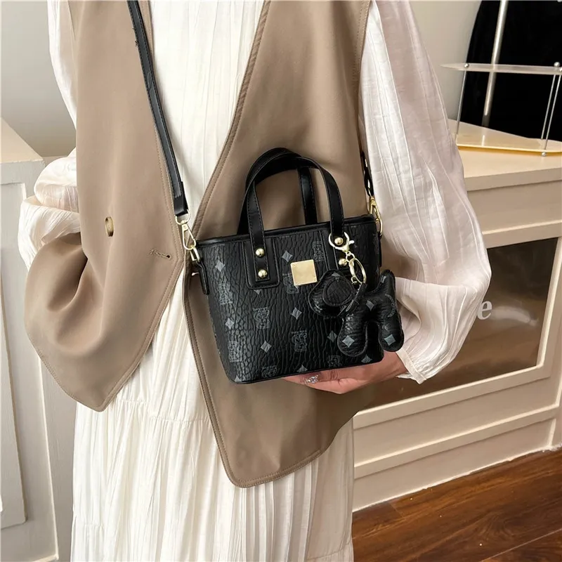 ROUNDOT PU Crossbody One Shoulder Handbags Women's Ecru/Black/Pink/Light Brown-12