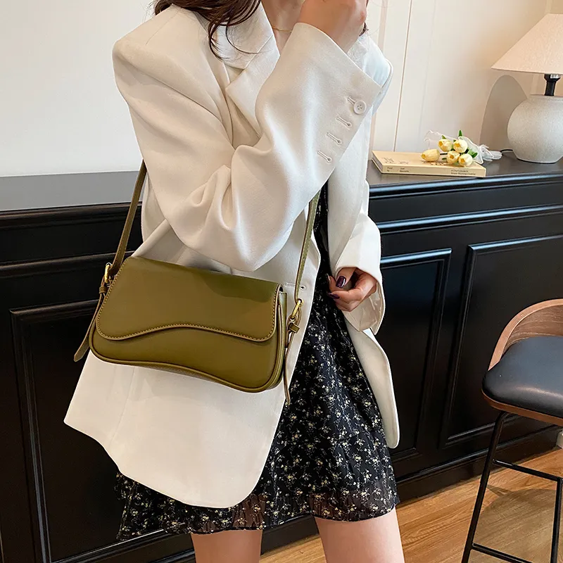 ROUNDOT PU Shoulder Bag Regular Women's White/Black/Pink/Black/Coffee/Blue-40