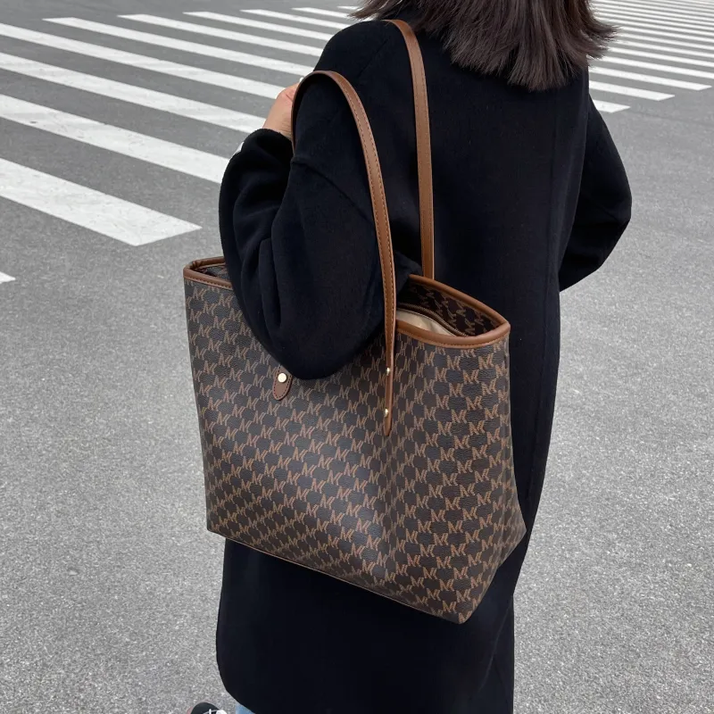 ROUNDOT PU Shoulder Bag Tote Regular Women's Ecru/Coffee/Black-11