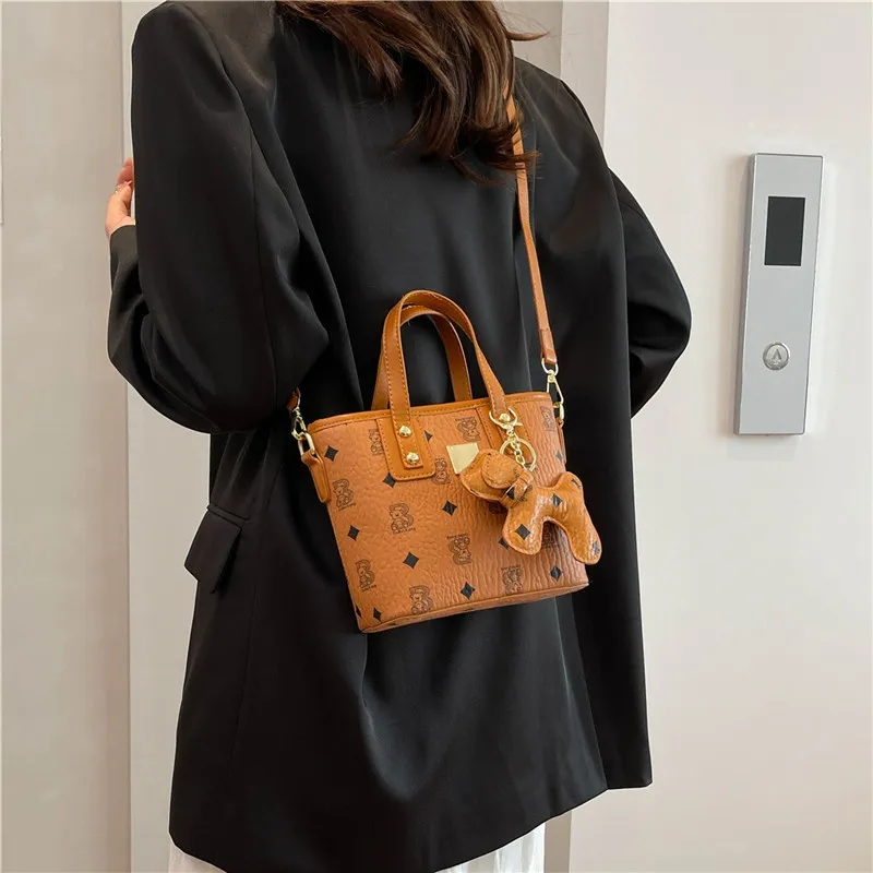 ROUNDOT PU Crossbody One Shoulder Handbags Women's Ecru/Black/Pink/Light Brown-20